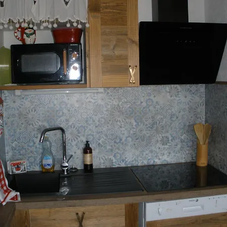 2 Vue Apartment *